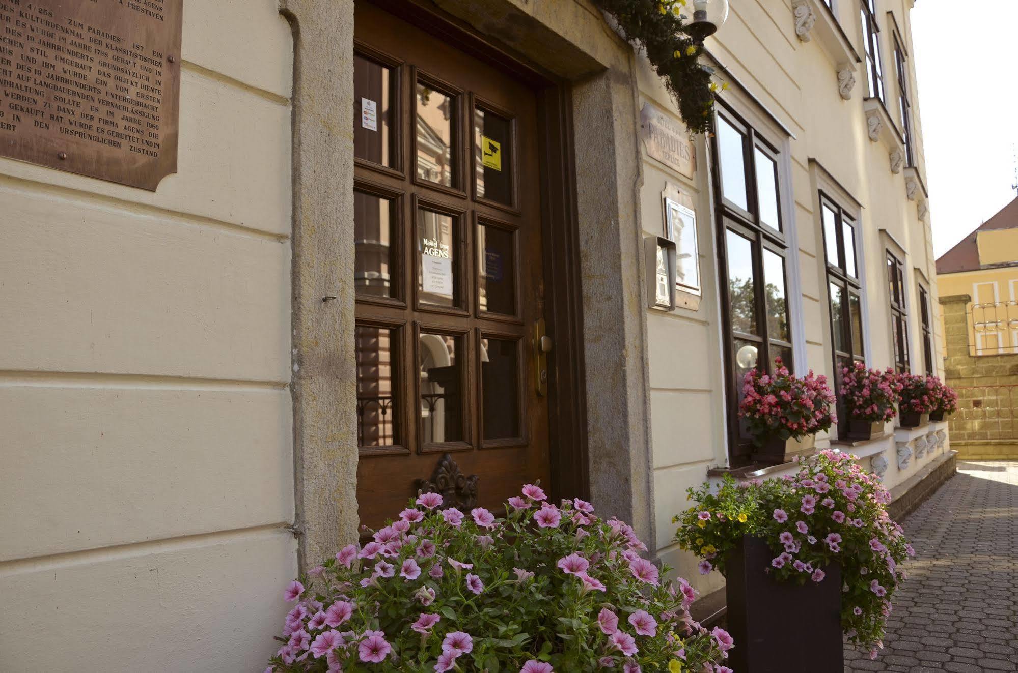 Hotel Paradies Teplice Bagian luar foto