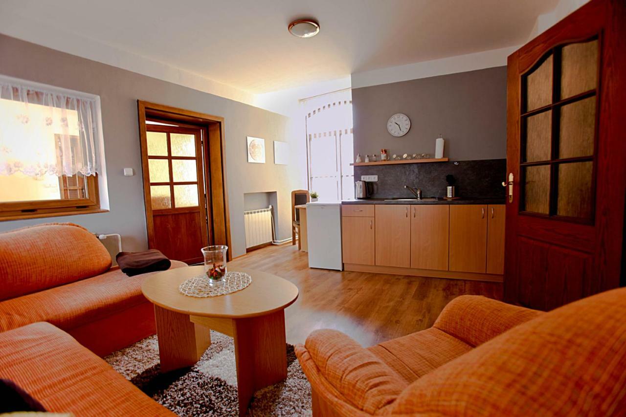 Hotel Paradies Teplice Bagian luar foto